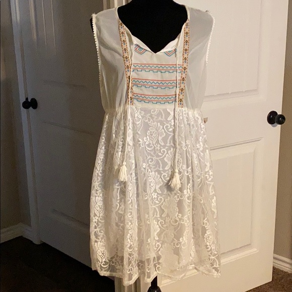 Umgee Dresses & Skirts - UMGEE lace /sheer dress M